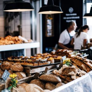 ハワイ・ホノルル・ベーガリー・パン屋・商品・作業中の店員