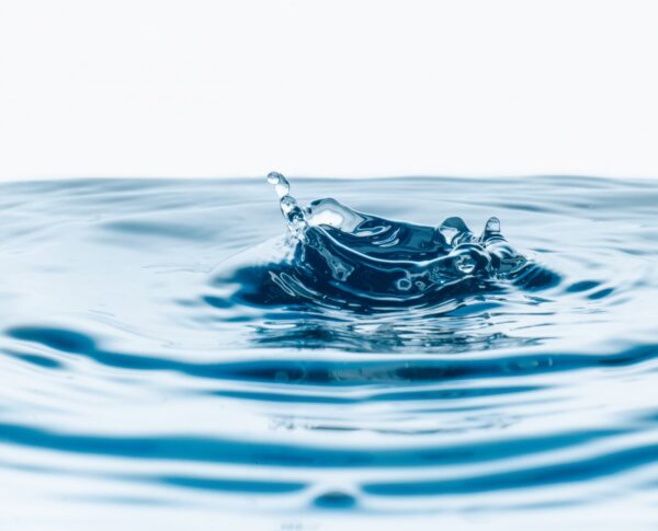 水滴落下